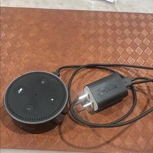 Amazon Alexa - Echo dot with charger